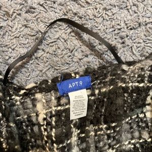 black and white shawl